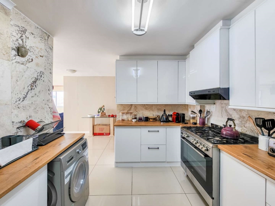 To Let 3 Bedroom Property for Rent in Sea Point Western Cape